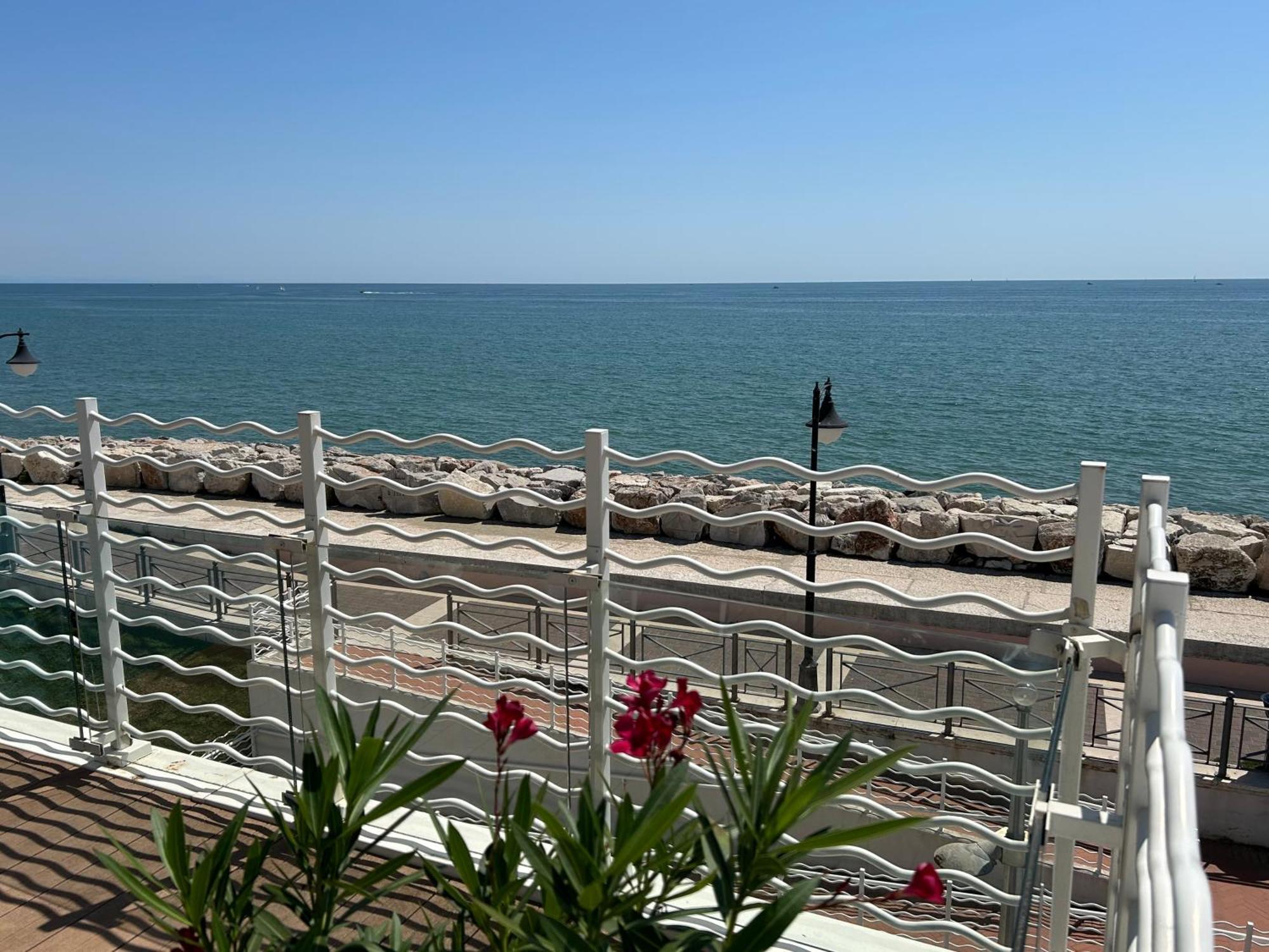 Aparthotel Cà dell'Angelo - Caorle Extérieur photo